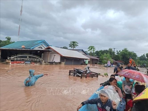 Toàn bộ số người Việt bị mắc kẹt tại đường 8 ở Lào đã được cứu hộ an toàn
